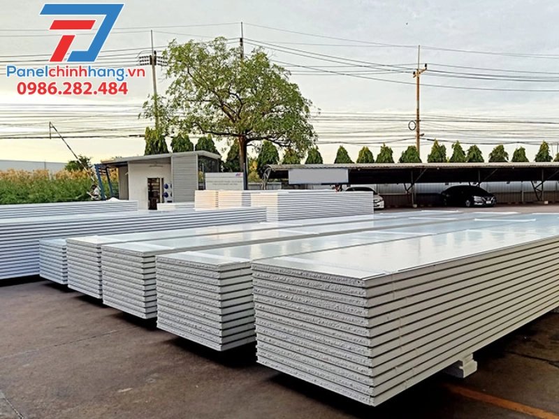 Tiêu Chuẩn Chống Cháy Của Tấm Panel Cách Nhiệt Bạn Cần Biết