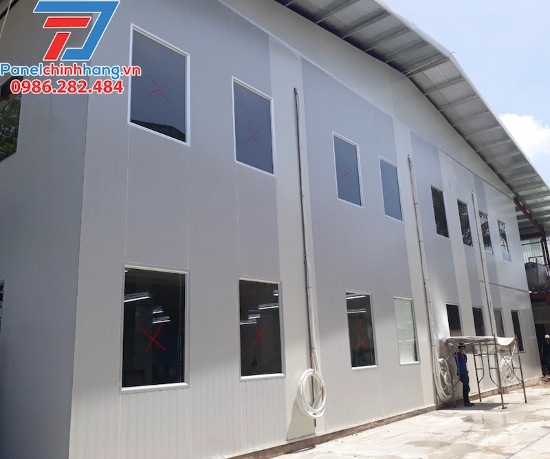 tấm panel cách nhiệt làm vách nhà xưởng  