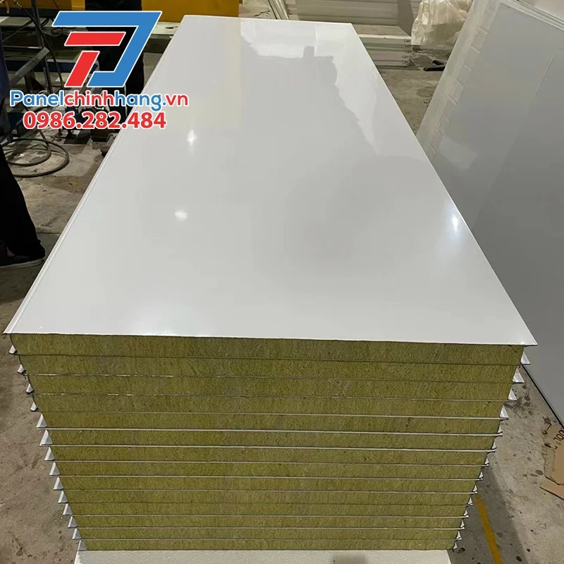 làm phòng bằng tấm panel