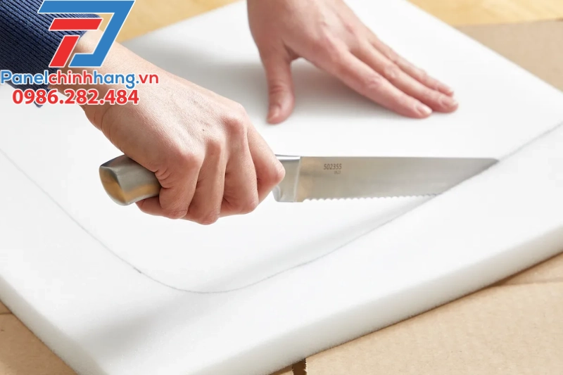 Cắt tấm xốp bằng dao