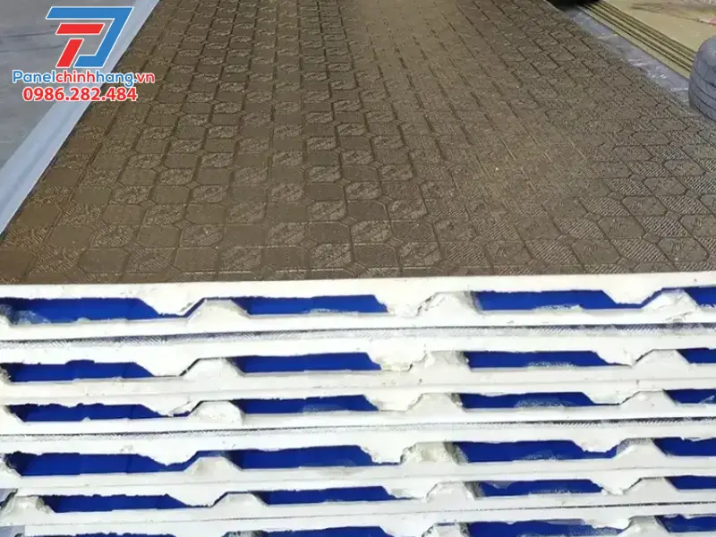 Sử dụng tôn cách nhiệt PU để chống nóng cho tầng áp mái