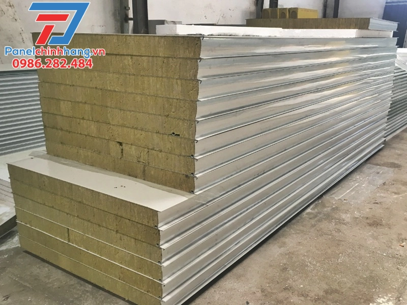 Tấm Panel Cách Nhiệt Có Độc Không? Lưu Ý Khi Sử Dụng