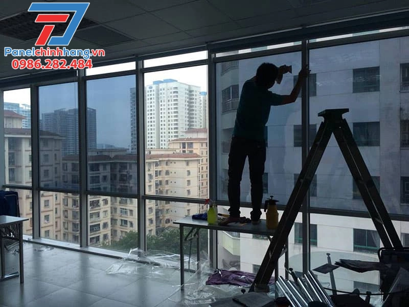 cách nhiệt cửa kính phòng gym