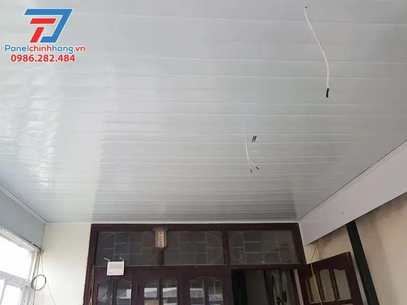 Trần tôn xốp với khả năng cách nhiệt, chống nóng hiệu quả